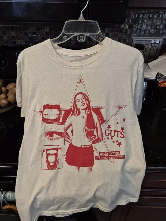 Olivia Rodrigo "Guts" Graphic Tee - White & Red - Picture 7 of 7